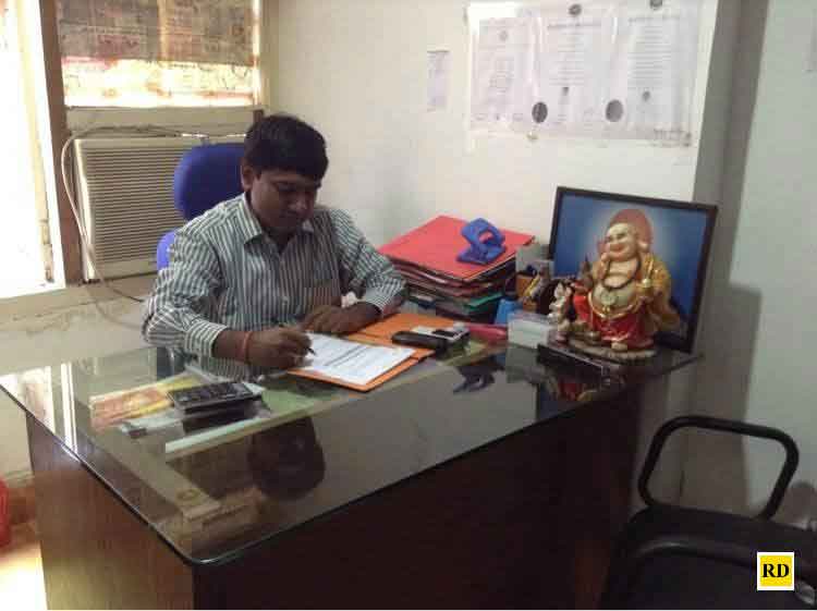 binod-jain-co-mg-road-raipu